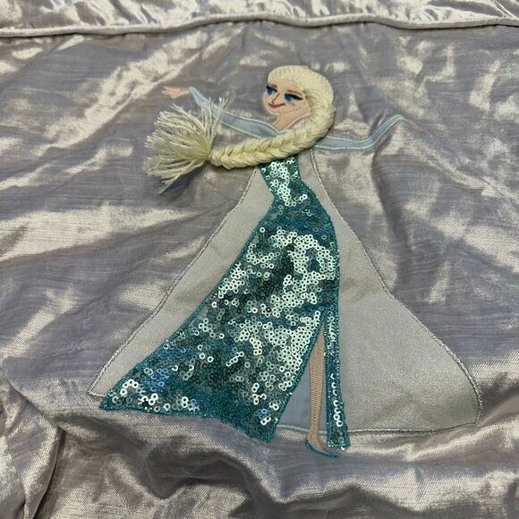 Pottery Barn Kids Anywhere Chair Cover Frozen silver DEFECT - Picture 6 of 14